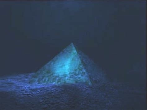 海底金字塔